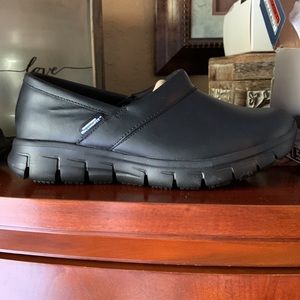 Skechers work slip resistant memory foam shoes